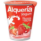 Yogur con Sabor a Fresa Trozos de Fruta Alquería  150 g en Jumbo