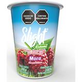 Yogur Descremado con Sabor a Mora Slight  200 g en Jumbo